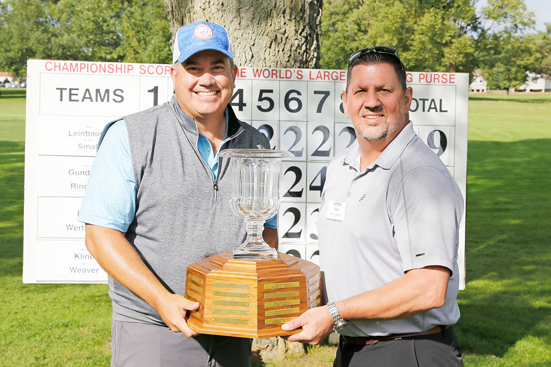 2021 Putting Champions - Andru Small of Terry Equipment (left), and Mike Leinbaugh of GOMACO
