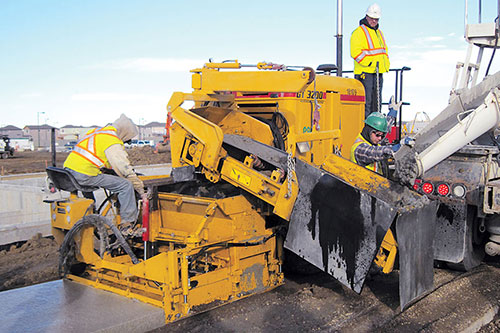 First minimum-clearance GT-3200 sidewalk paver