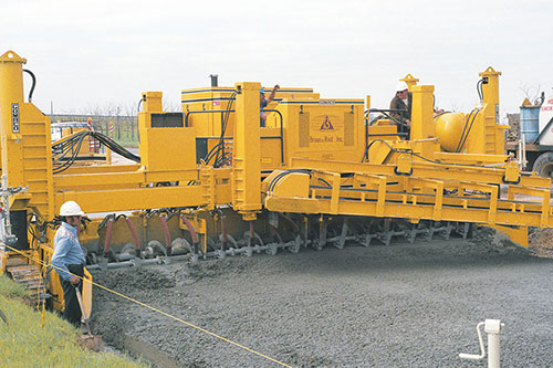 GP-2500 two-track slipform paver