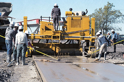 Prototype GP-1500 two-track slipform paver