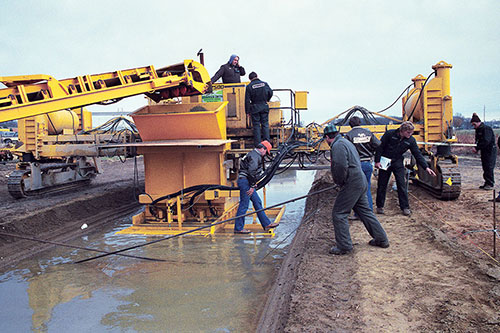 canal mold for underwater paving