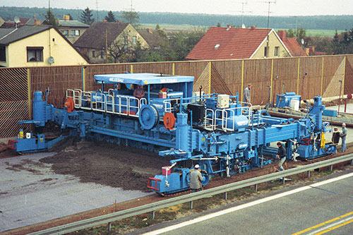 GP-4000 four-track slipform paver