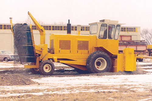 Prototype GT-1200 rubber-tired grade trimmer