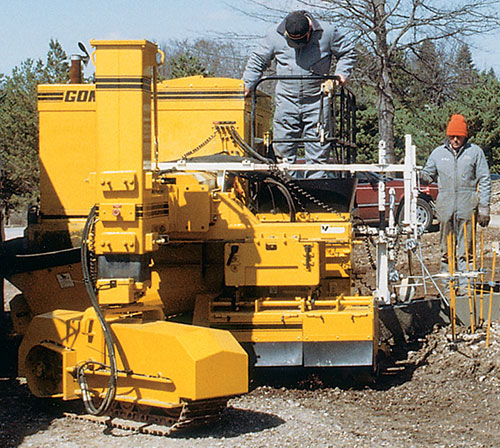 GT-3200 slipform paver