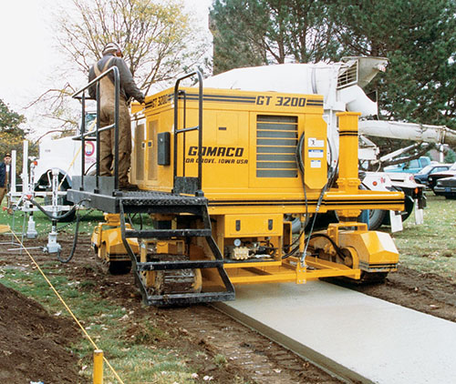 GT-3200 slipform paver