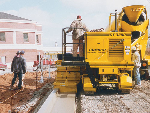 GT-3200 slipform paver