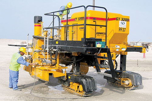 GT-3200 slipform paver