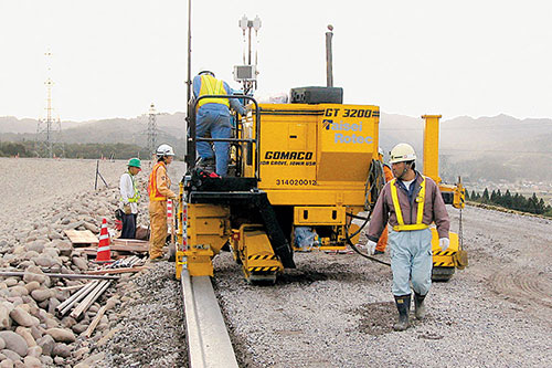 GT-3200 slipform paver