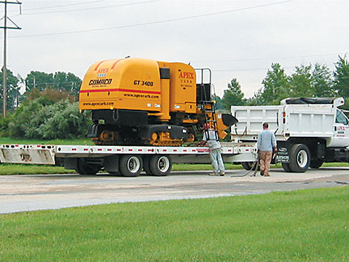 GT-3400 slipform paver transport