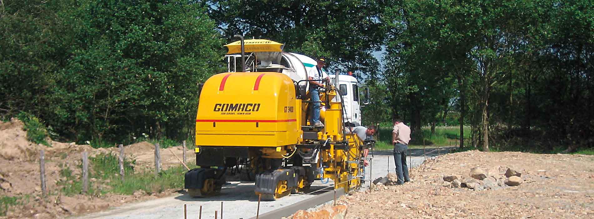 GT-3400 slipform paver