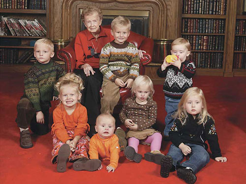 Leone Godbersen and her grandchildren