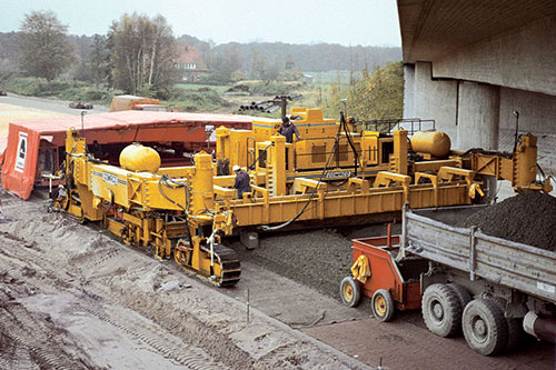 GP-5000 four-track paver