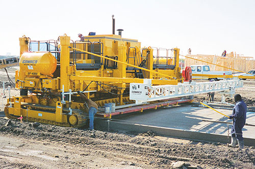 GP-4000 two-track slipform paver