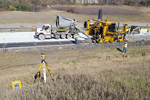 GOMACO GP3 Slipform Paver