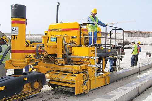 GT-3200 slipform paver