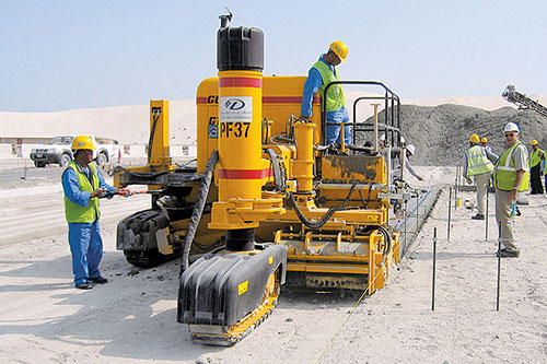 GT-3200 slipform paver