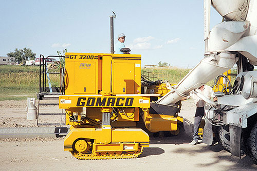 GT-3200 slipform paver