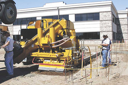 GT-3400 slipform paver