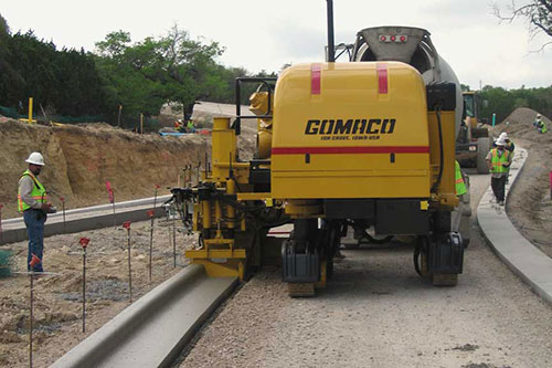 GT-3400 slipform paver