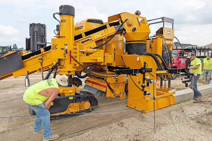 GOMACO, Manufacturer of Concrete Slipform Paving Equipment: Xtreme