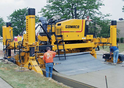 Commander III four-track paving, high drive track