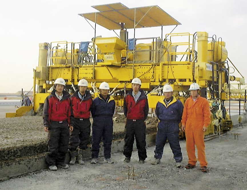 GOMACO, Manufacturer of Concrete Slipform Paving Equipment