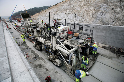 Commander III, tunnel paving