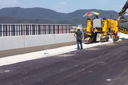 Commander III barrier parapet